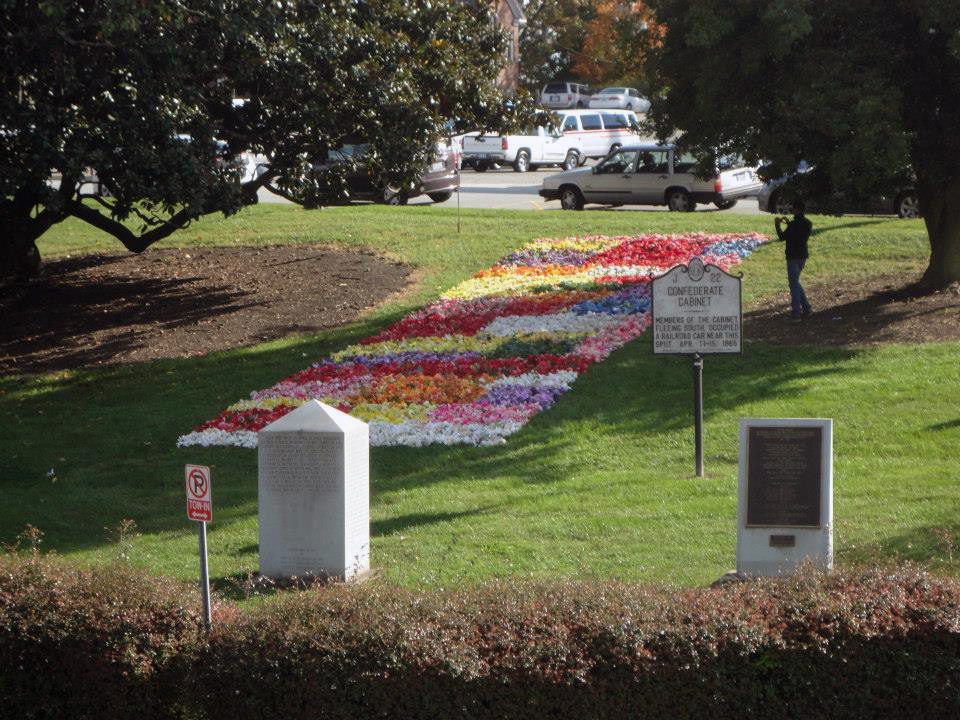 10000-flowers-for-willie-grimes-terry-hardy-installation-2013-foto3
