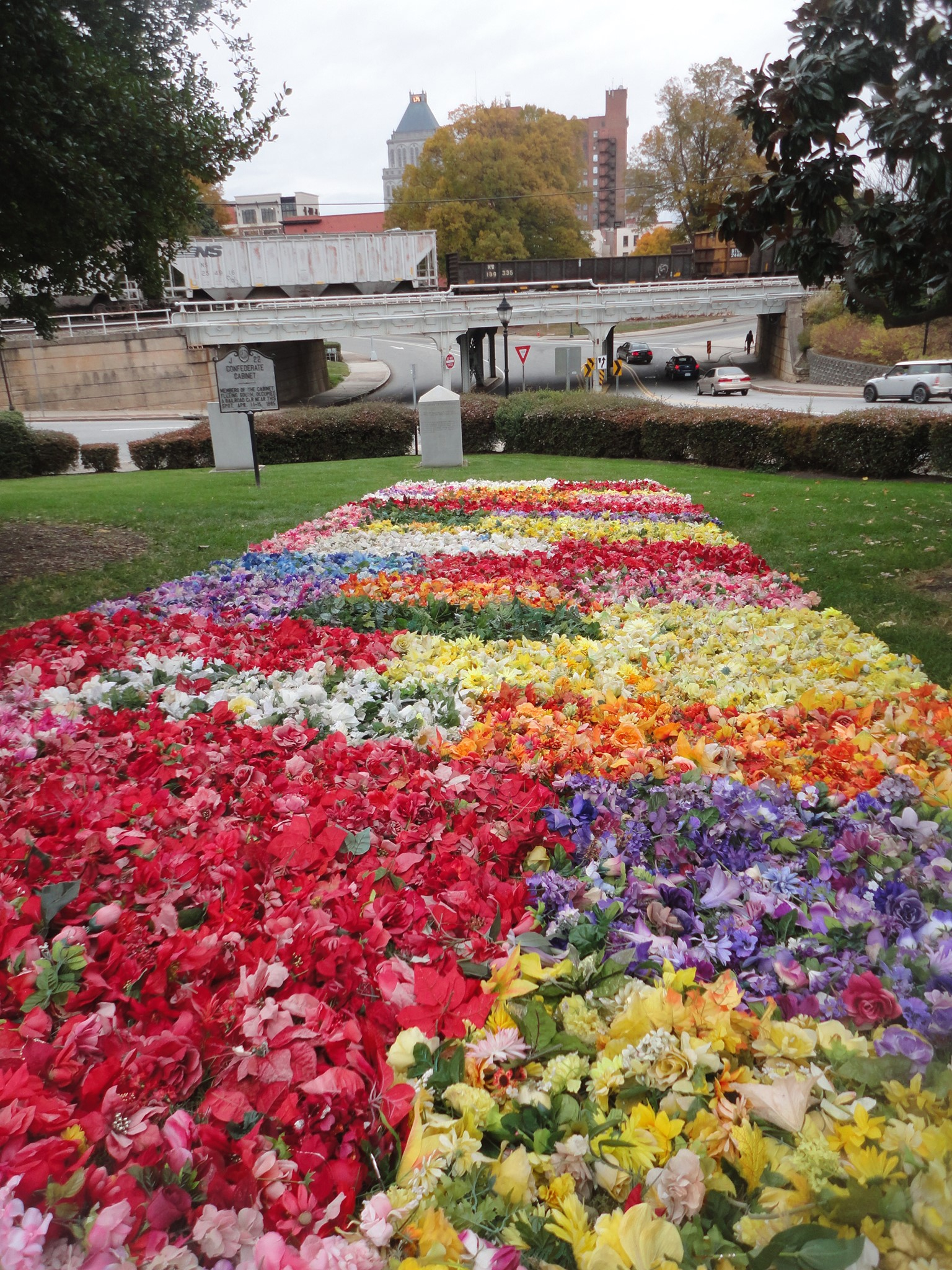 10000-flowers-for-willie-grimes-terry-hardy-installation-2013-foto4