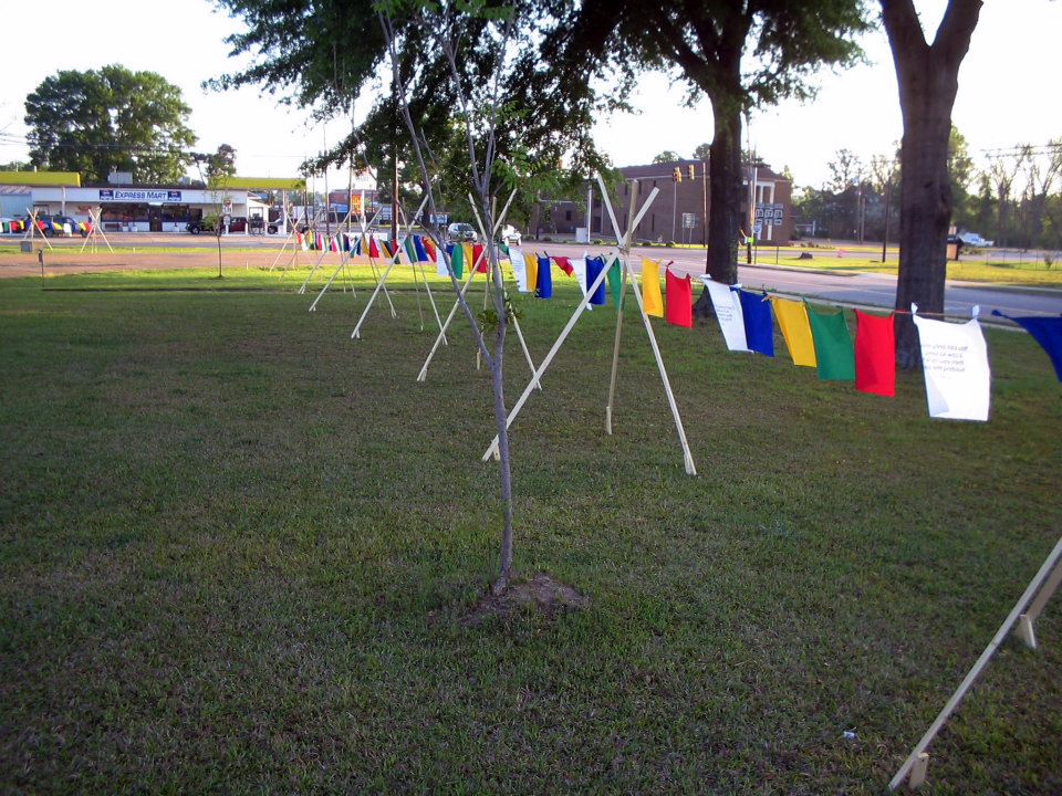 a-common-thread-the-alabama-fence-project-terry-hardy-installation-2005